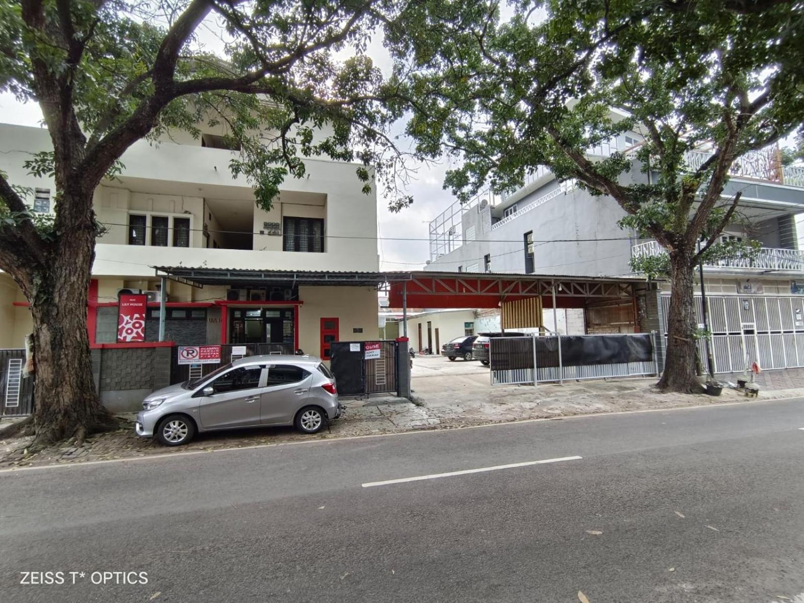 Oyo 90689莉莉之家酒店 当格浪 外观 照片