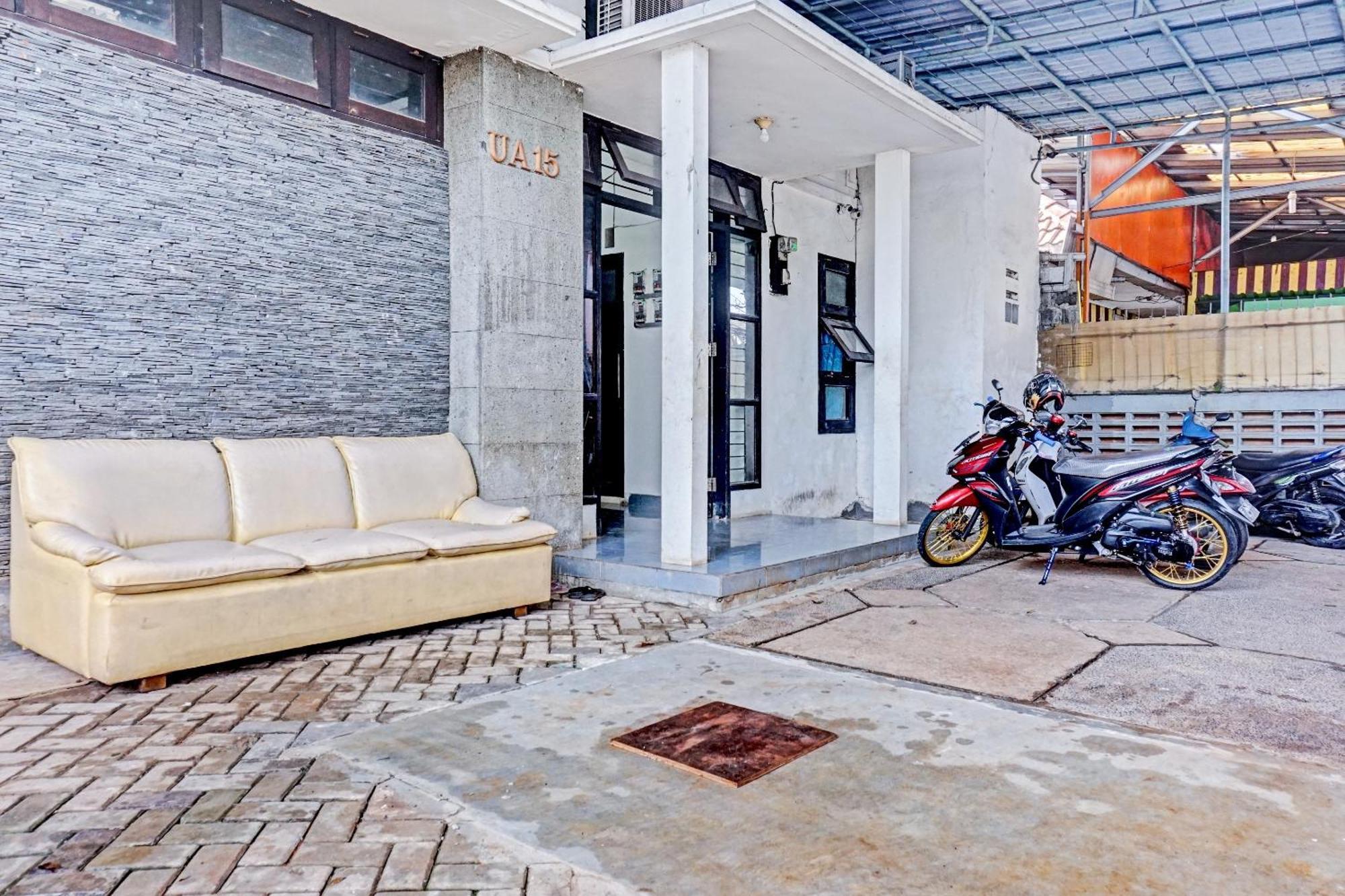 Oyo 90689莉莉之家酒店 当格浪 外观 照片