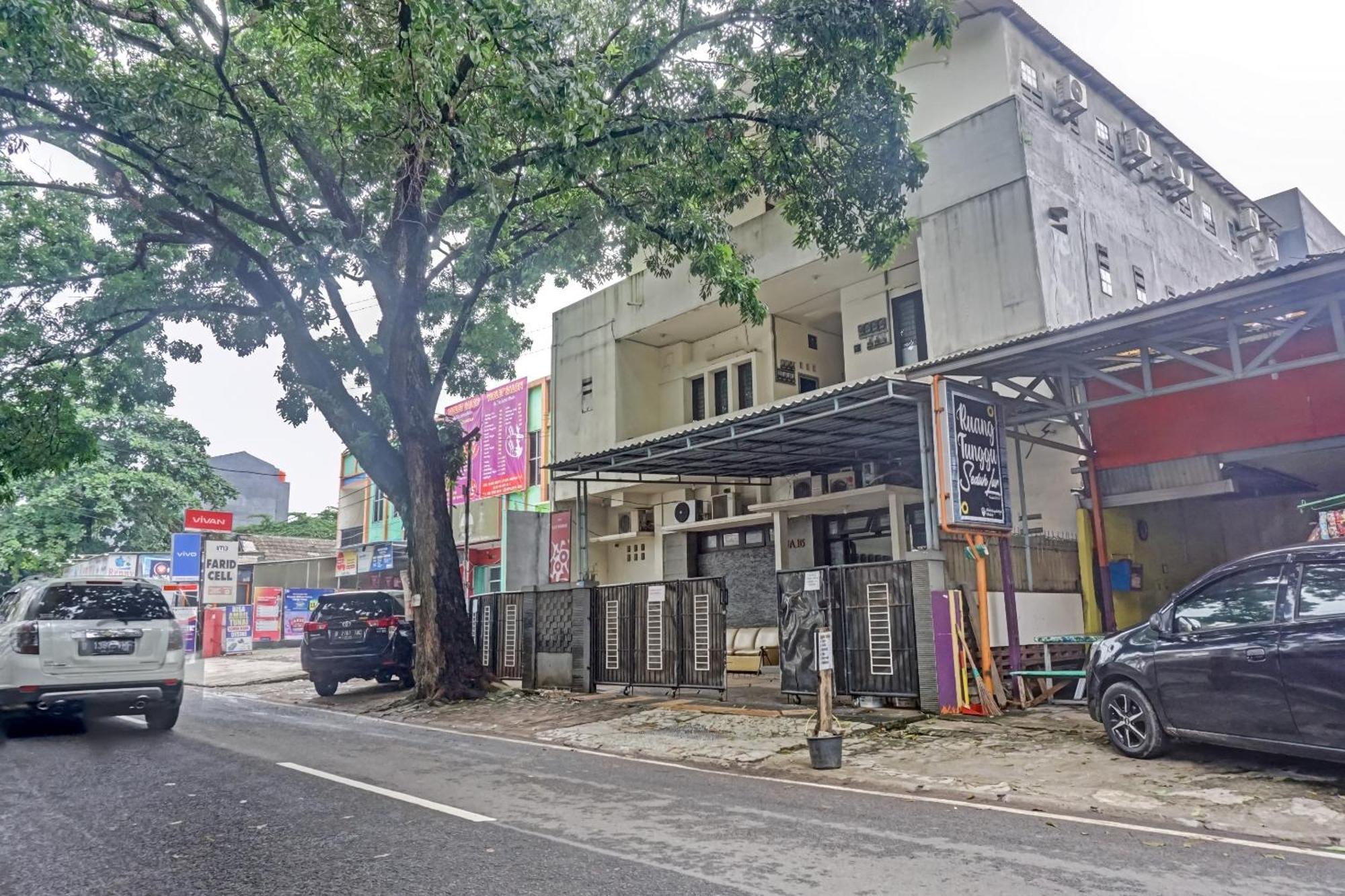 Oyo 90689莉莉之家酒店 当格浪 外观 照片